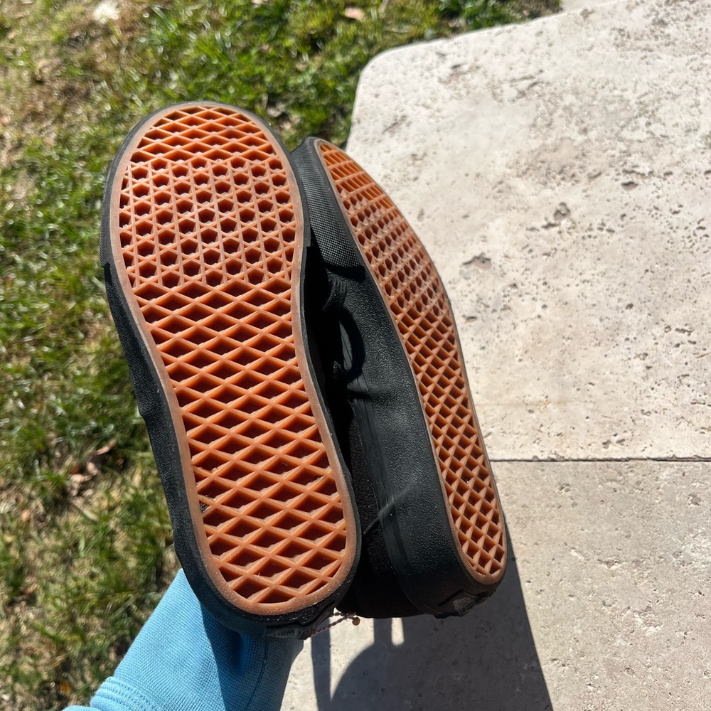 Vans - Picture 3 of 5